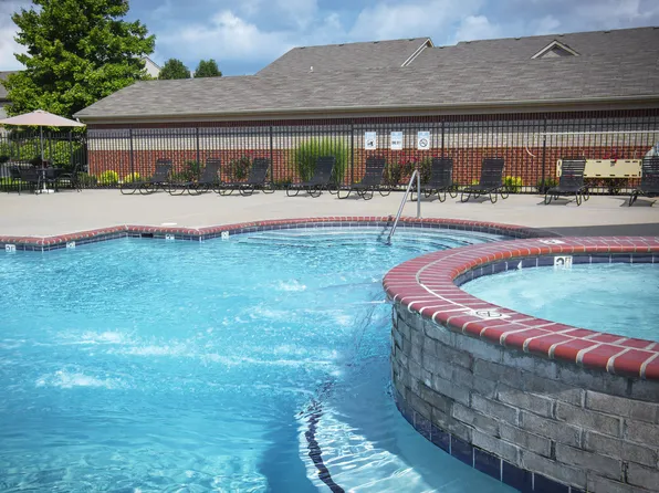 Stone Ridge Flats and Townhomes