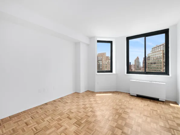 2000 Broadway image 11 of 20