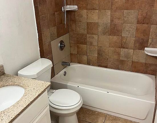 3rd image of 11218 Baywood St APT 2