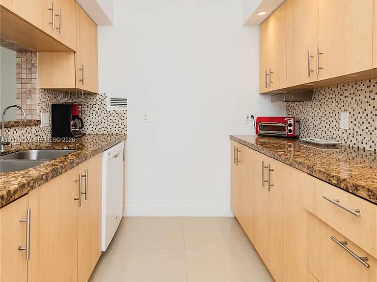 3505 S Ocean Dr #221 — Photo 14