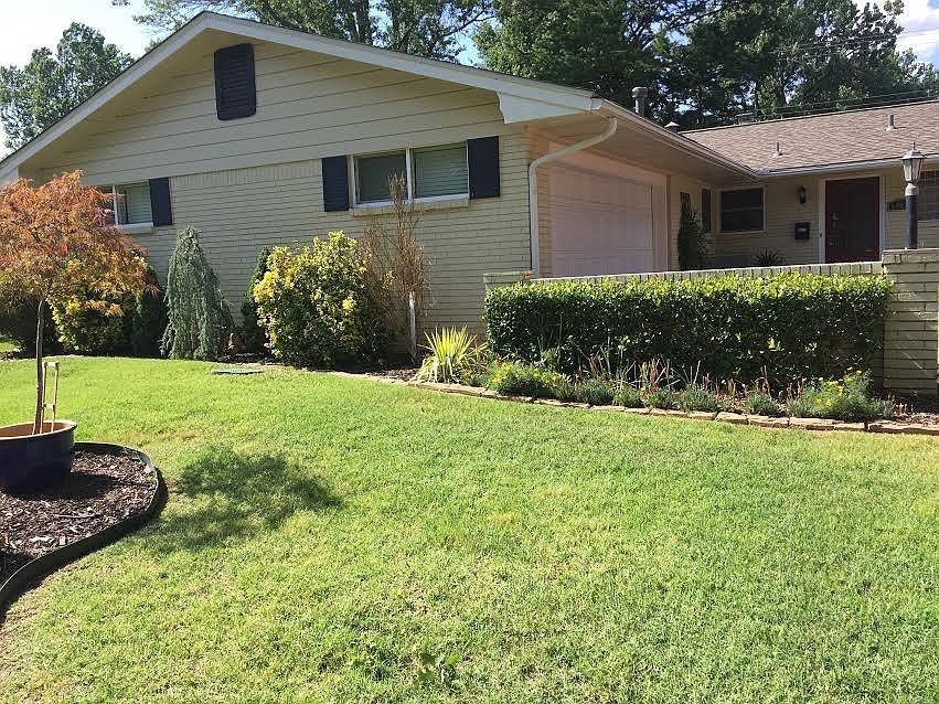 1st image of 1609 Greenbriar Dr
