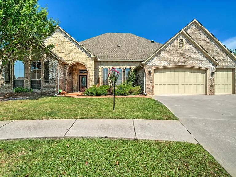 17108 Prestwick Cir — Photo 2