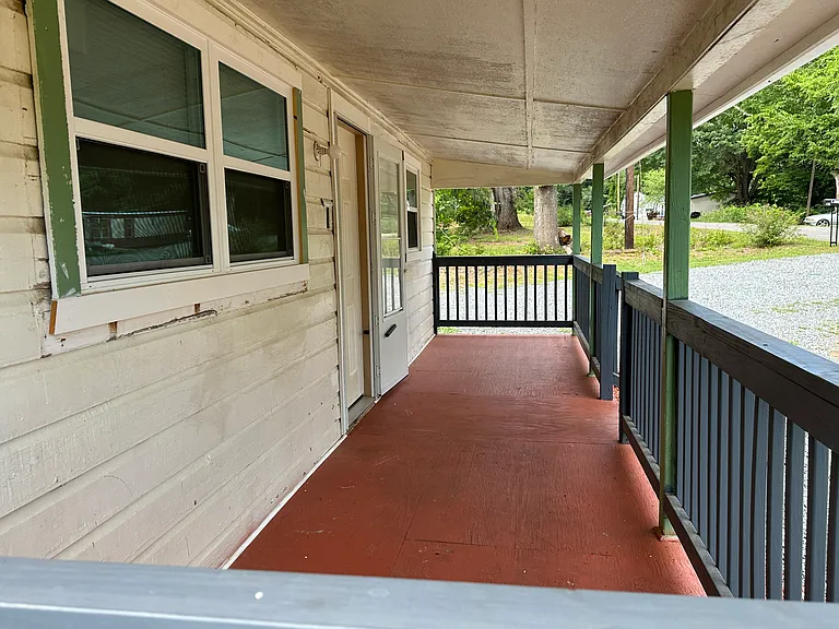 130 Shady Ln — Photo 10