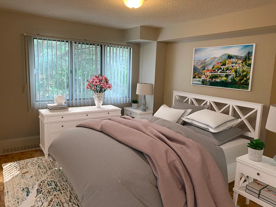 30 Elm Dr E