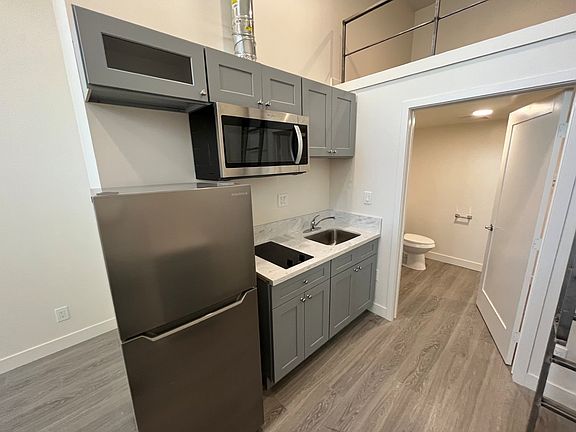 5th image of 138 W San Ysidro Blvd #3