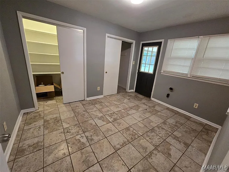 2786 Crestview Ave — Photo 9