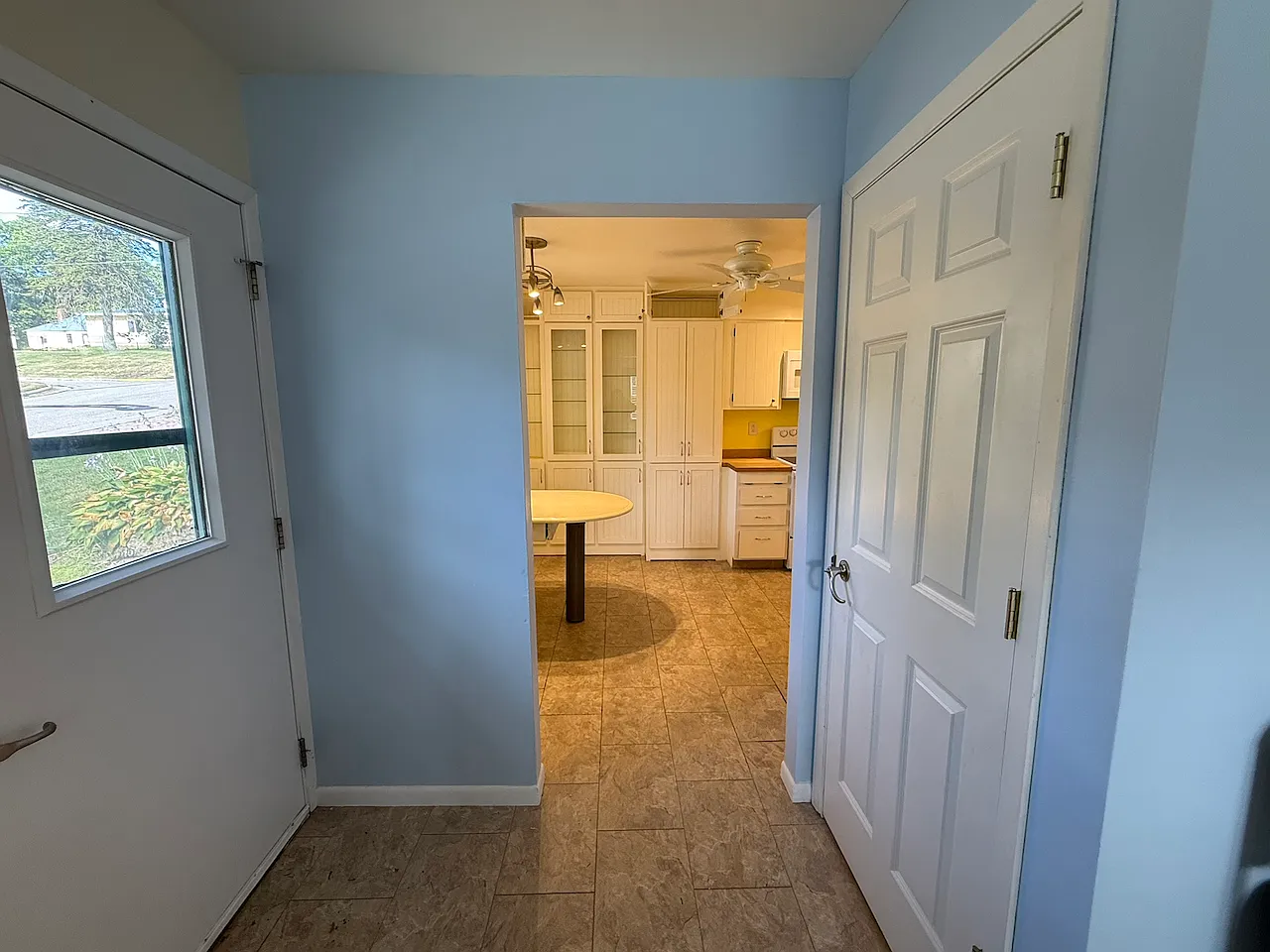 3 bed, 1234 sqft, $1,980 — Photo 4
