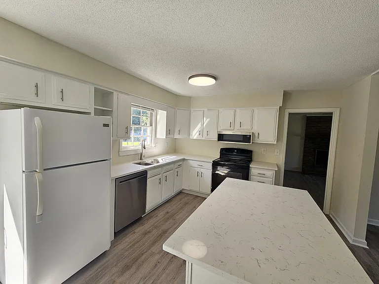 404 Millhouse Rd — Photo 5