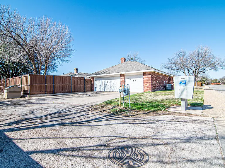 4601 Cherrywood Dr — Photo 25