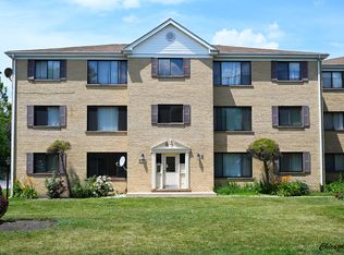 9360 Hamilton Ct APT A, Des Plaines, IL 60016