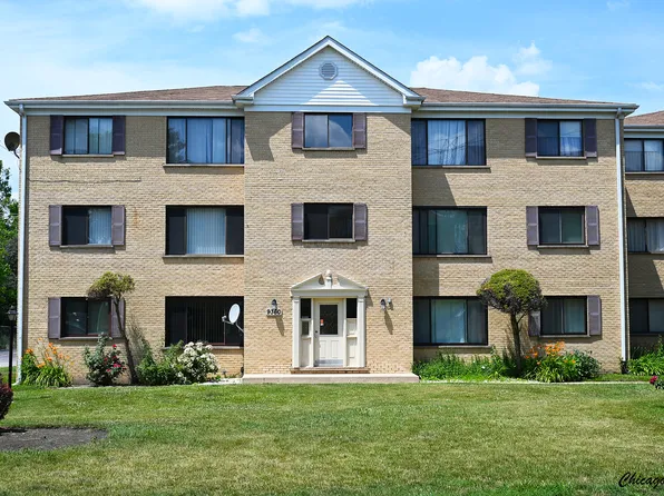 9360 Hamilton Ct APT A, Des Plaines, IL 60016
