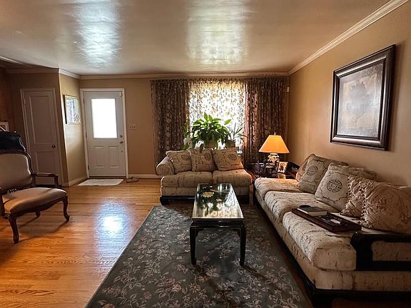 2nd image of 1808 Hillenwood Rd