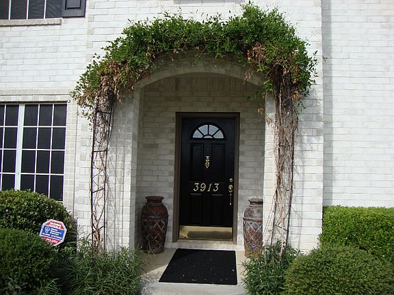 2nd image of 3913 Timbercrest Dr E