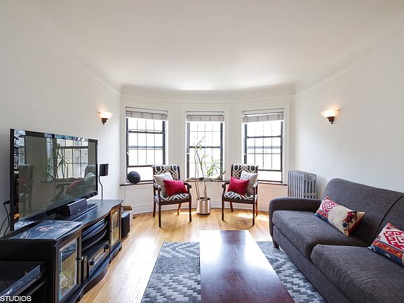 5th image of 4213 N Kedvale Ave APT 3J