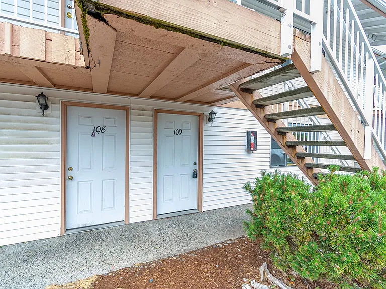 Alpine Village Apartments — Photo 13