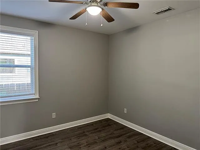 503 E Hornsby St — Photo 9