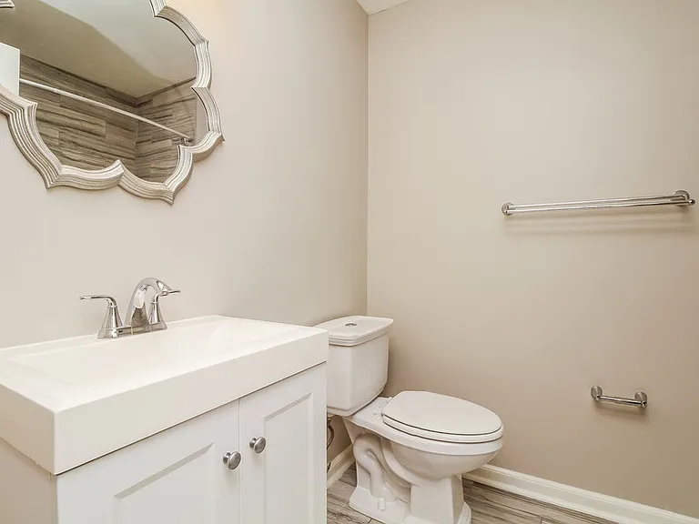 913 Birchmill Point S — Photo 12