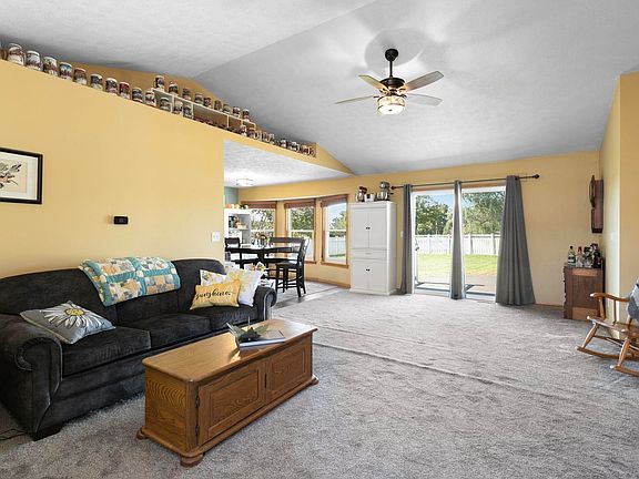 3rd image of 18151 Dundee Ct
