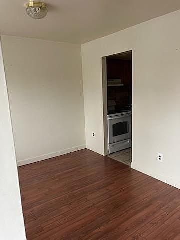 2nd image of 3203 Garnet Pl
