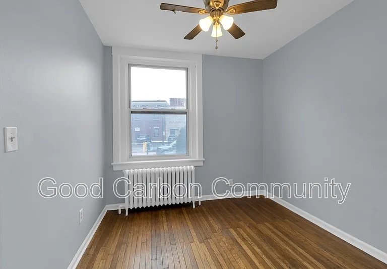 131 Allen St #2 — Photo 2