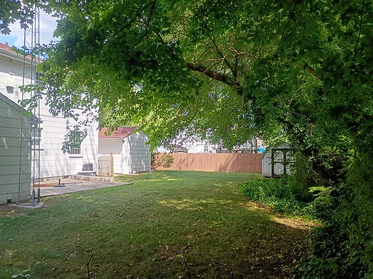 317 Frances Ave — Photo 4