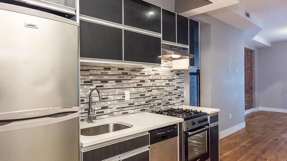1st image of 1444 Pacific St #3B