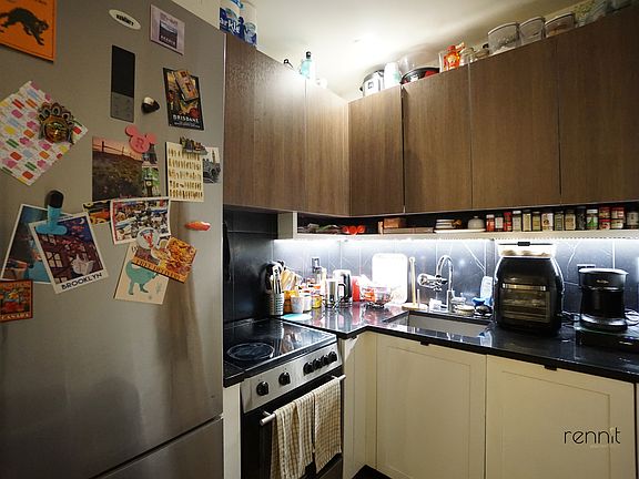2nd image of 816 Saint Johns Pl #2F