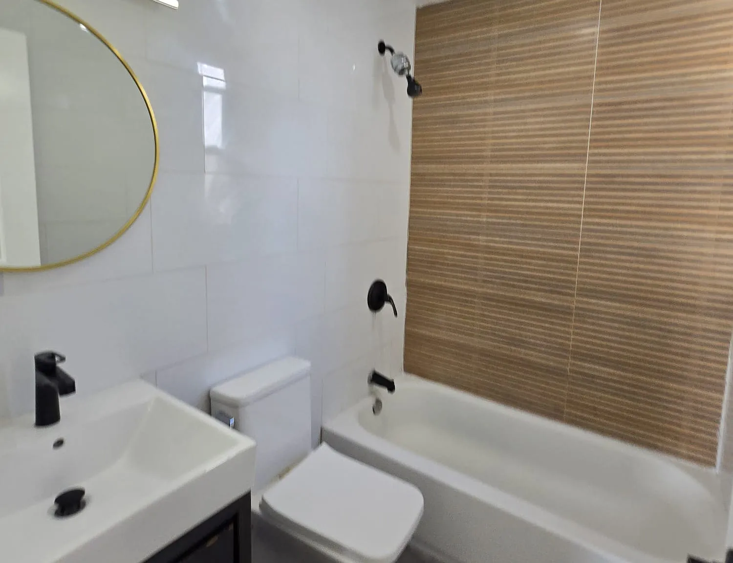 3 bed, $2,700 — Photo 2