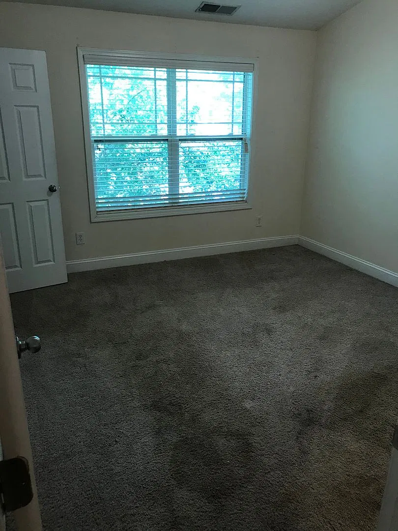 Luxury 2 Bedroom Townhouse at Whitehall Village — Photo 4