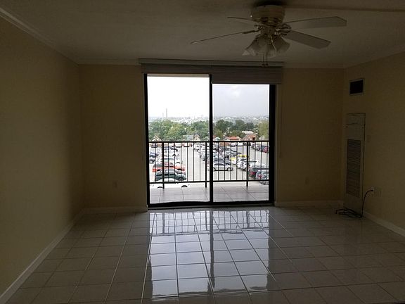 4th image of 1301 N Speer Blvd #602