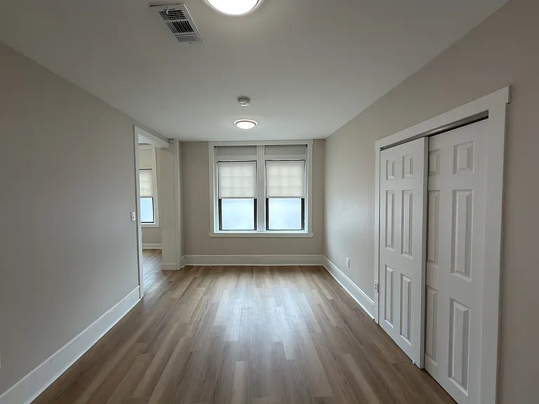 394 Riverway #3 — Photo 5