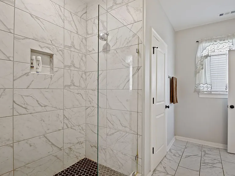 917 Plowson Rd — Photo 21