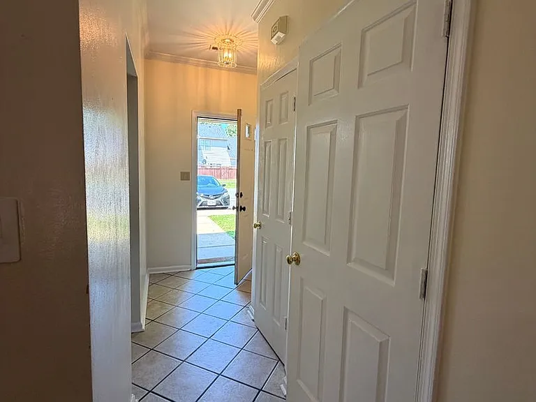 301 Wrought Iron Bnd — Photo 6