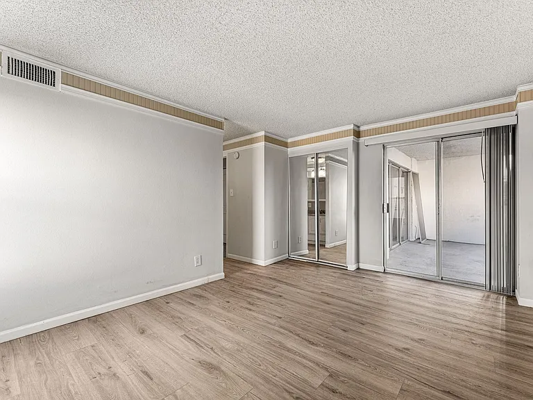 2 Adams St #402 — Photo 12