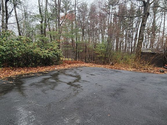 4th image of 62 Hovey Rd