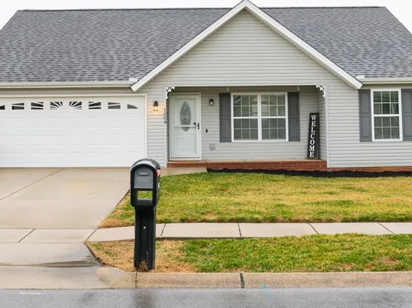 1604 Bobby Nichols Dr, Cookeville, TN 38506