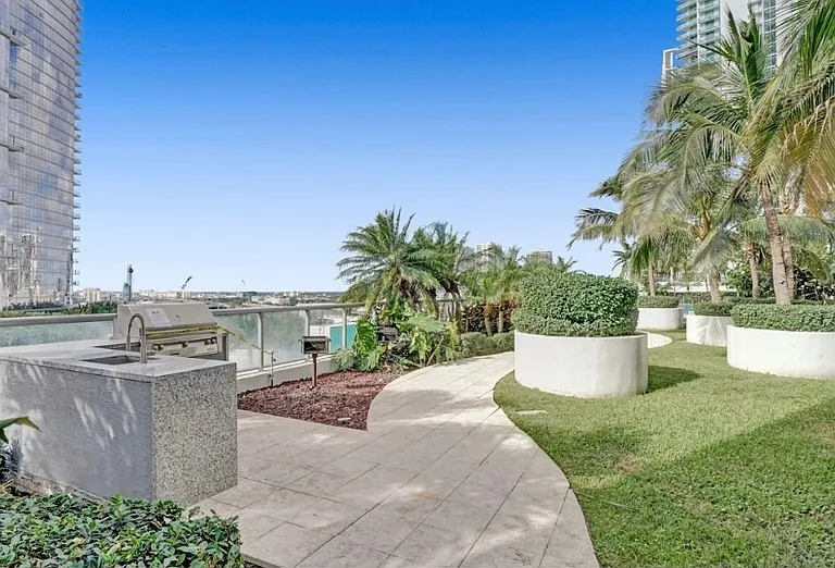 888 Biscayne Blvd #3911 — Photo 17