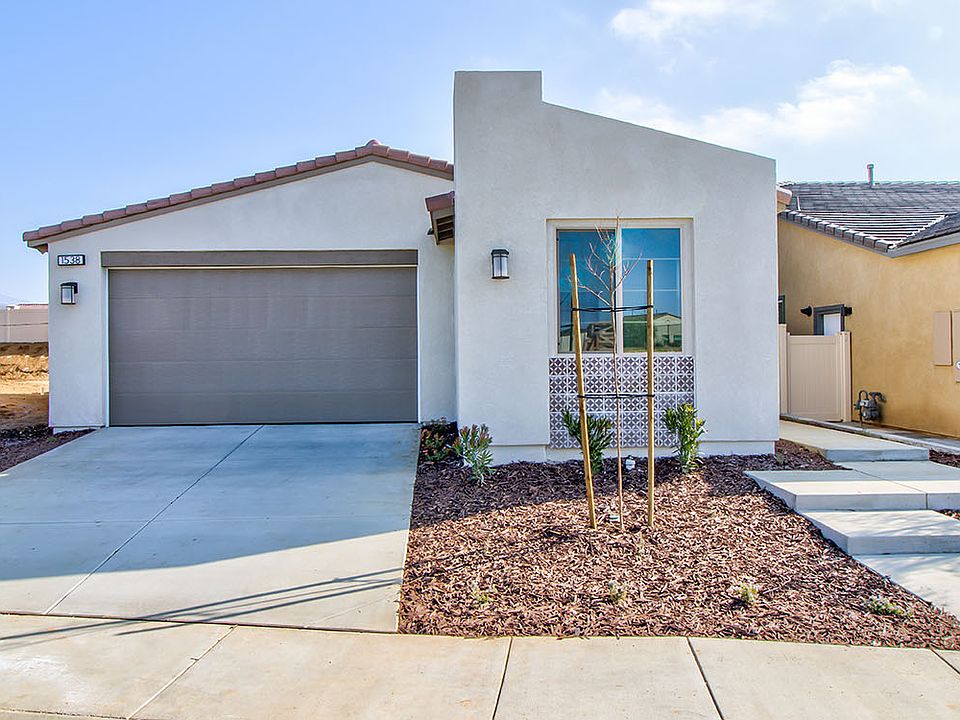Avid Homesite 42 Front Exterior
