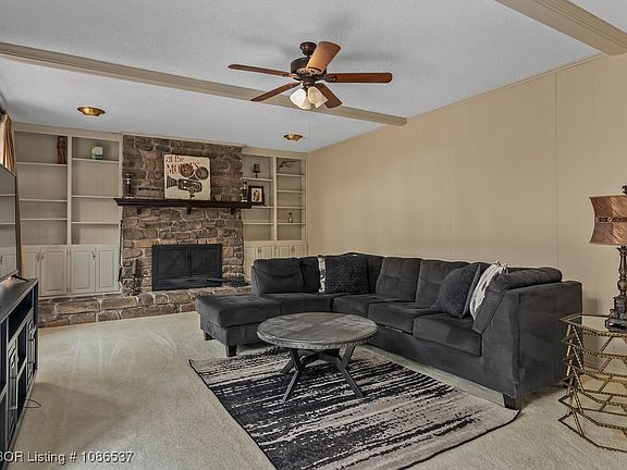 5th image of 7315 Riviera Dr