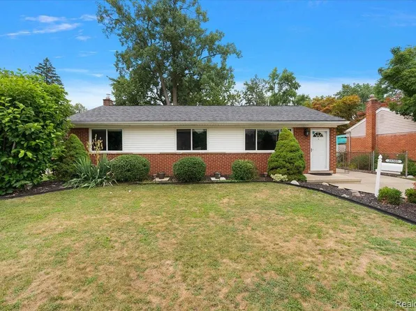 28505 Wentworth St, Livonia, MI 48154