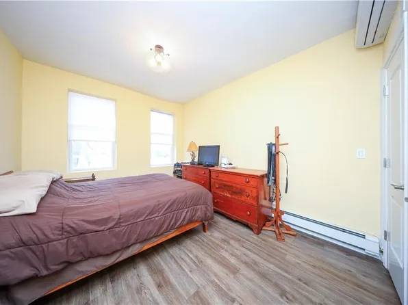 2492 Gerritsen Avenue image 11 of 29