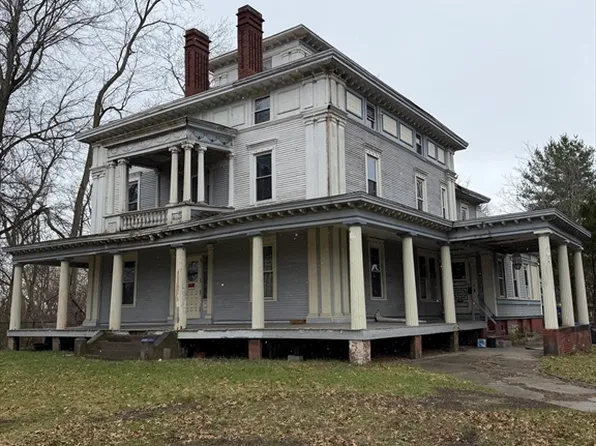 1030 Worthington St, Springfield, MA 01109