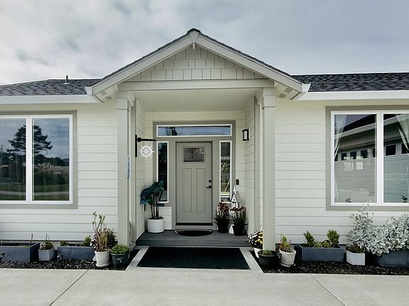 3rd image of 7205 Edge Cliff Dr