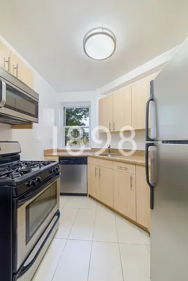 Rented by A&E Real Estate Management | media 8