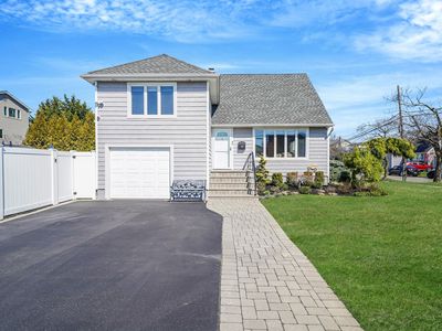 1721 James Street, Merrick, NY, 11566