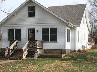 411 S Main St, Eureka, IL