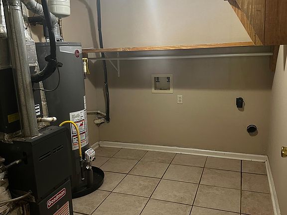 4th image of 624 Hunters Cove Ln