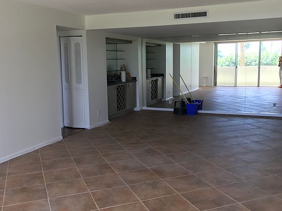 4th image of 1801 S Flagler Dr APT 209
