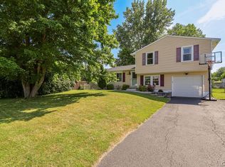 8038 Candela Ln, Clay, NY 13041