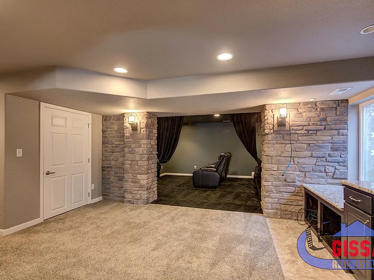 705 Witchhazel Ct — Photo 44